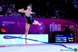 aa q neumann julia aut ph simone ferraro sfa09042 copia